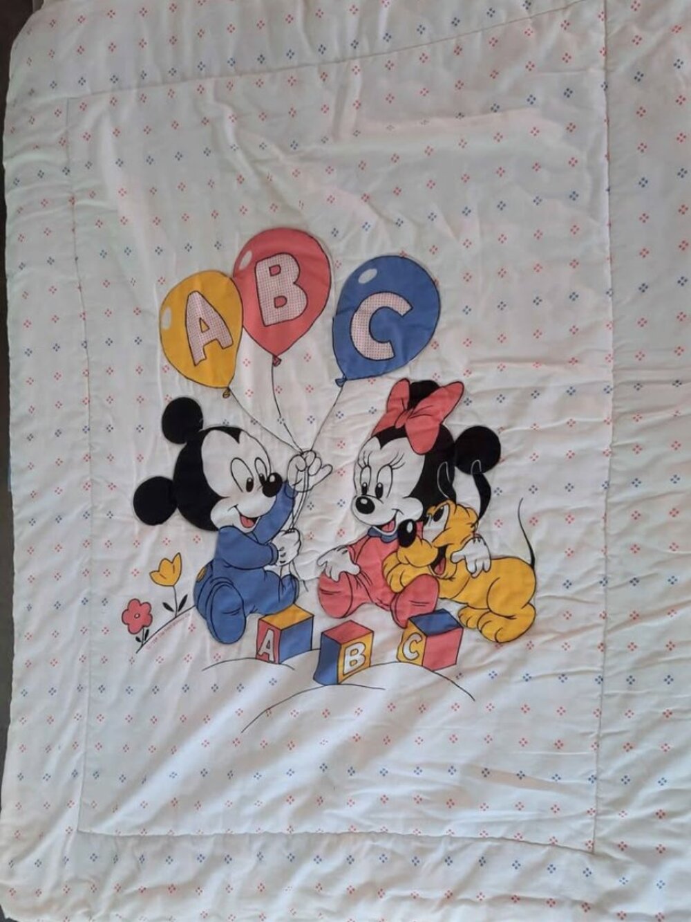Vintage Dundee 1984 Disney Dundee Baby Mickey and Minnie crib quilt 1984
